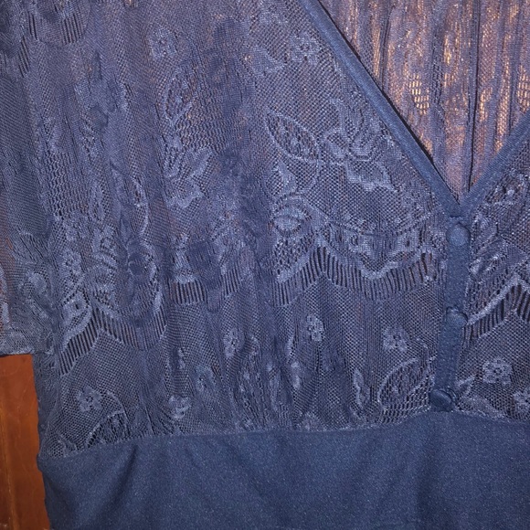 Lace top - Picture 2 of 4